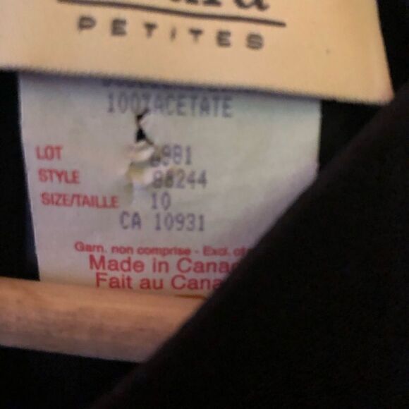 Elegant Black Sleeveless Dress - Picture 5 of 5